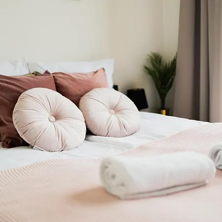 Cosy - Ksiecia Witolda Street - View - Parking Place アパート *