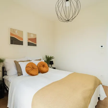 Cosy - Ksiecia Witolda Street - View - Parking Place *