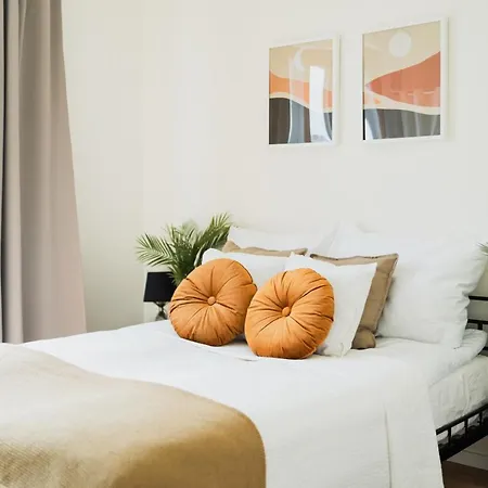 Cosy - Ksiecia Witolda Street - View - Parking Place アパート *