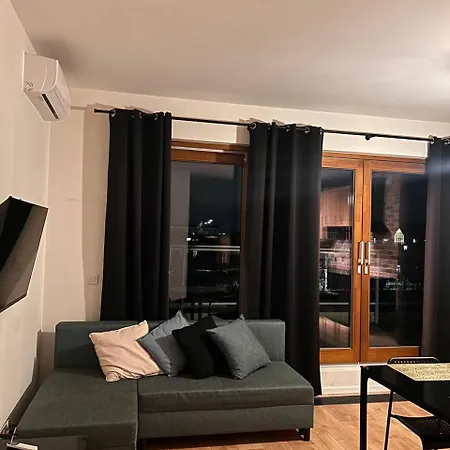 Cosy - Ksiecia Witolda Street - View - Parking Place ヴロツワフ