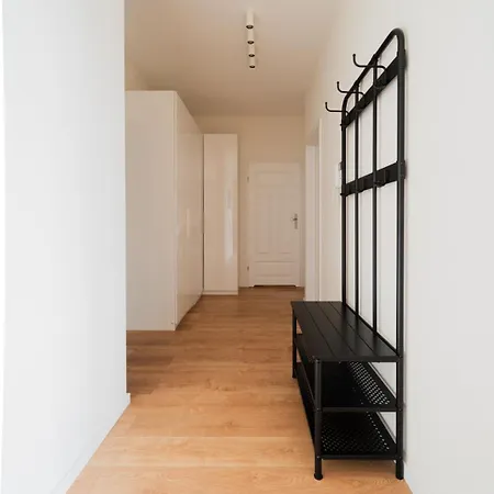 アパート Cosy - Ksiecia Witolda Street - View - Parking Place *